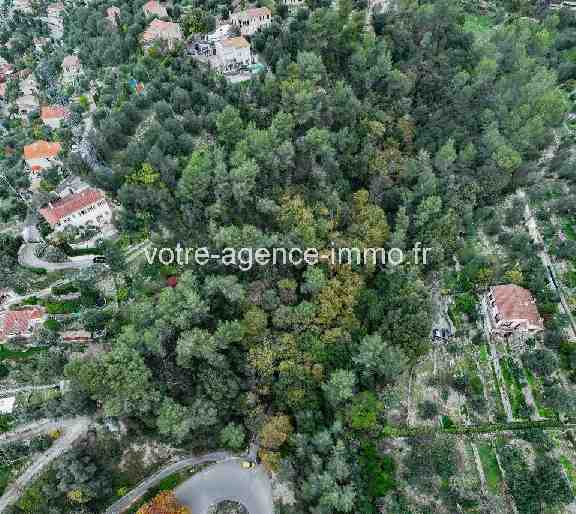 Terrain constructible 1931m²