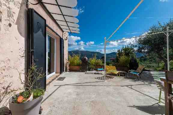 Aspremont grande maison familiale avec jardin